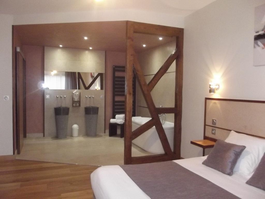 Auberge Des Moulins Pont-Les-Moulins Room photo