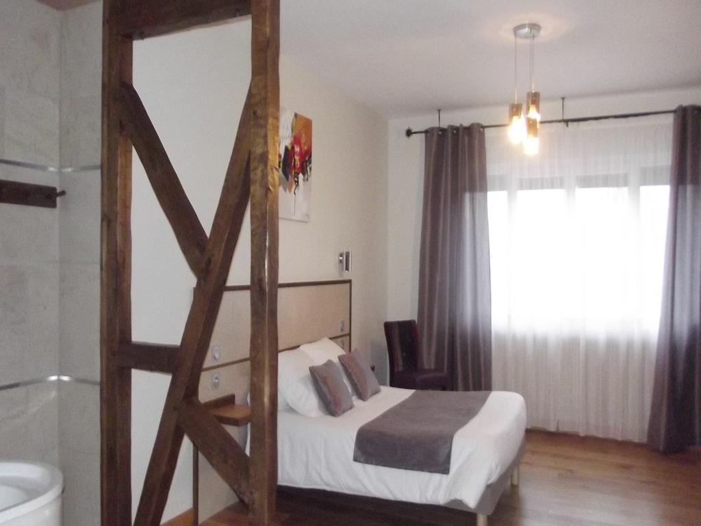 Auberge Des Moulins Pont-Les-Moulins Room photo